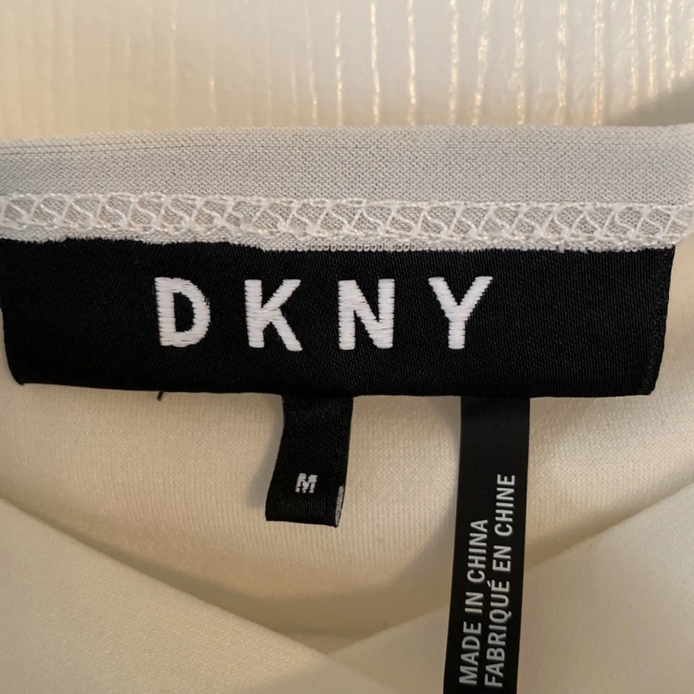 DKNY SLEEVELESS BLOUSE-Cascade neckline w/asymmetrical hemline in Ivory Size Med - Picture 2 of 6